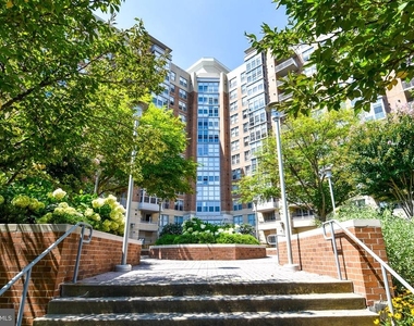 11800 Sunset Hills Road - Photo Thumbnail 1