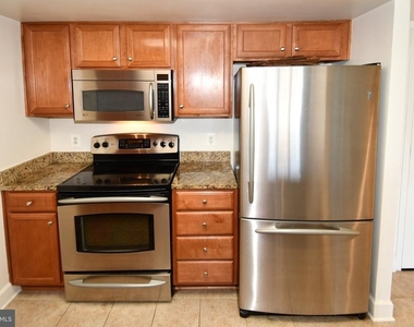 11800 Sunset Hills Road - Photo Thumbnail 12
