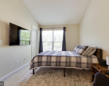12729 Faircrest Court - Photo Thumbnail 21
