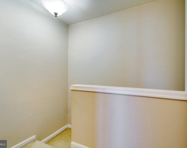 12729 Faircrest Court - Photo Thumbnail 24