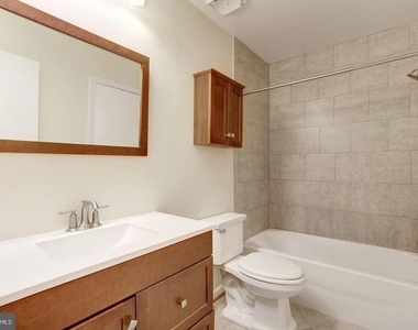 9816 Oakdale Woods Court - Photo Thumbnail 6