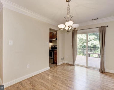 9816 Oakdale Woods Court - Photo Thumbnail 3