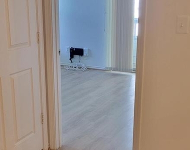 4401 Sedgehurst Drive - Photo Thumbnail 6