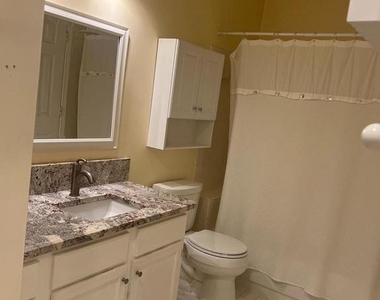 4401 Sedgehurst Drive - Photo Thumbnail 7