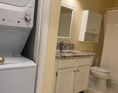 4401 Sedgehurst Drive - Photo Thumbnail 8