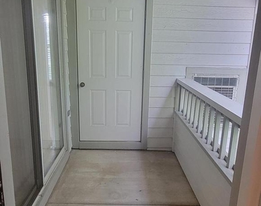 4401 Sedgehurst Drive - Photo Thumbnail 12