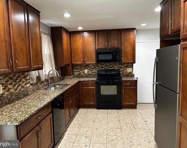 5205 Pumphrey Drive - Photo Thumbnail 12