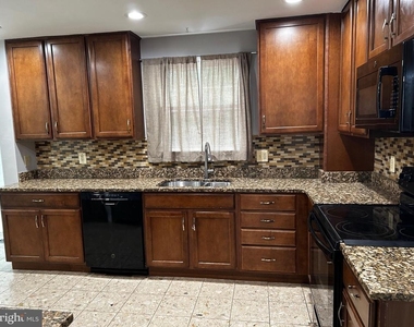 5205 Pumphrey Drive - Photo Thumbnail 13