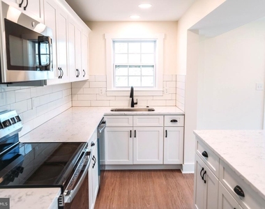 449 Falmouth Street - Photo Thumbnail 1