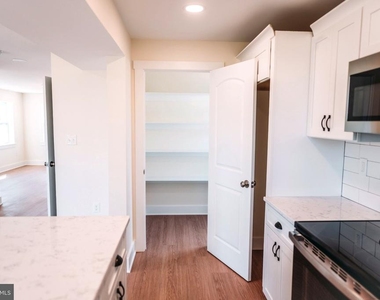 449 Falmouth Street - Photo Thumbnail 6