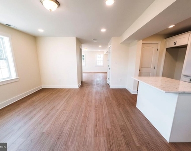 449 Falmouth Street - Photo Thumbnail 7