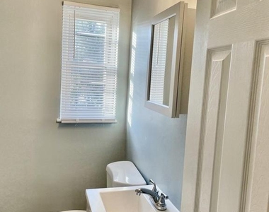 727 S Fayette Street - Photo Thumbnail 15