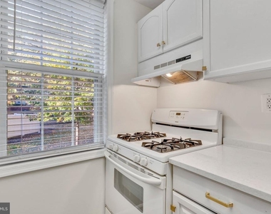220 N Thomas Street - Photo Thumbnail 9