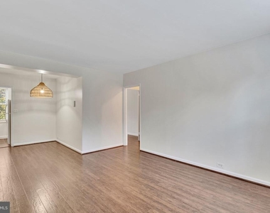 220 N Thomas Street - Photo Thumbnail 1