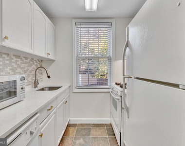 220 N Thomas Street - Photo Thumbnail 10