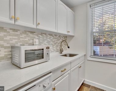 220 N Thomas Street - Photo Thumbnail 8