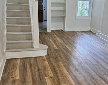2519 N Lawrence Street - Photo Thumbnail 11