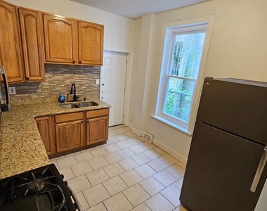 2519 N Lawrence Street - Photo Thumbnail 2