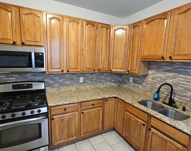 2519 N Lawrence Street - Photo Thumbnail 1