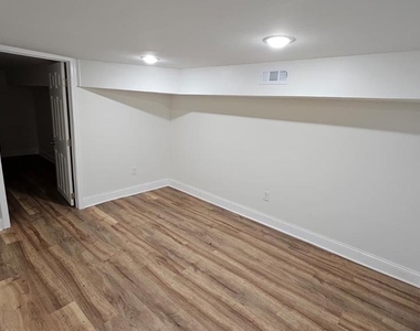 2519 N Lawrence Street - Photo Thumbnail 8