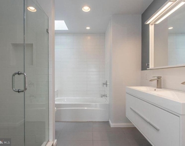 527 W Jefferson Street - Photo Thumbnail 6