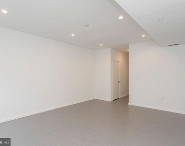 527 W Jefferson Street - Photo Thumbnail 13