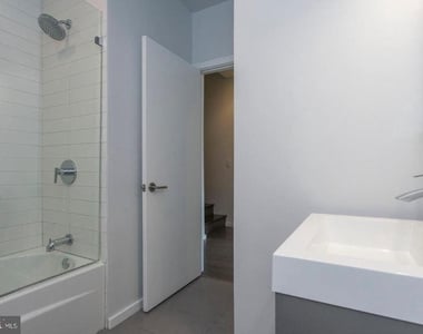 527 W Jefferson Street - Photo Thumbnail 9