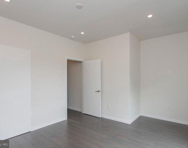 527 W Jefferson Street - Photo Thumbnail 11