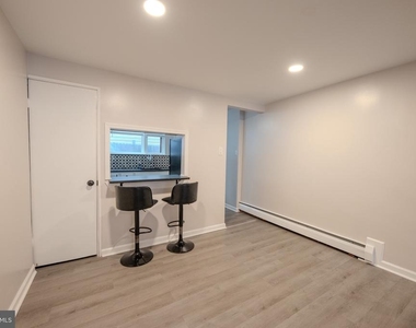 2924 Salmon Street - Photo Thumbnail 6