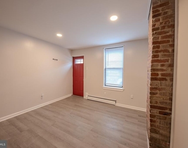 2924 Salmon Street - Photo Thumbnail 4