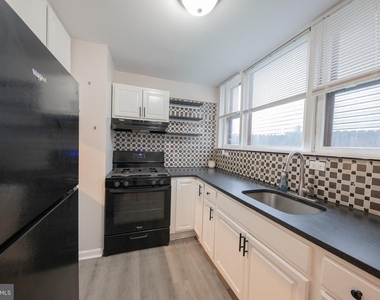 2924 Salmon Street - Photo Thumbnail 9
