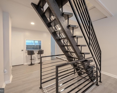 2924 Salmon Street - Photo Thumbnail 16