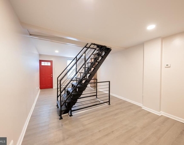 2924 Salmon Street - Photo Thumbnail 7