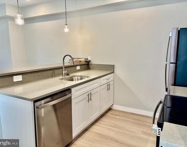 5356 Cedar Avenue - Photo Thumbnail 2