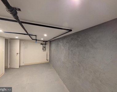 5609 Walton Avenue - Photo Thumbnail 24