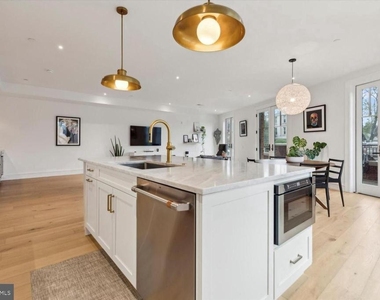 8100 Germantown Avenue - Photo Thumbnail 5