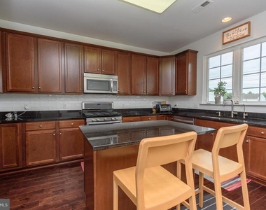303 Ellison Drive - Photo Thumbnail 15
