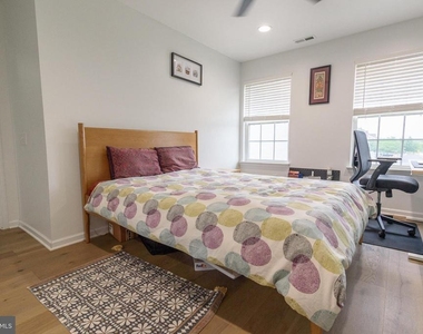 303 Ellison Drive - Photo Thumbnail 22