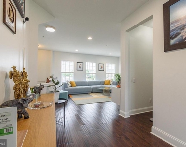 303 Ellison Drive - Photo Thumbnail 13