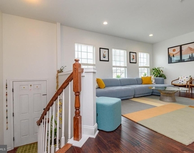 303 Ellison Drive - Photo Thumbnail 7