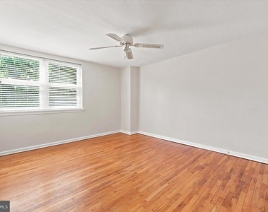 107 Plant Avenue - Photo Thumbnail 2