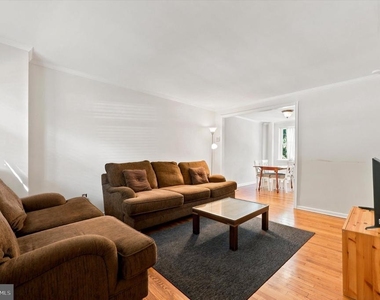 107 Plant Avenue - Photo Thumbnail 10