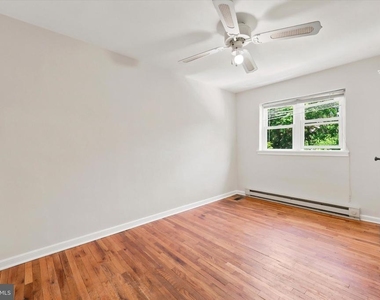 107 Plant Avenue - Photo Thumbnail 5