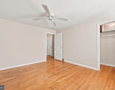 107 Plant Avenue - Photo Thumbnail 6