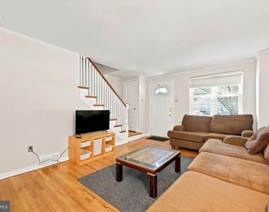 107 Plant Avenue - Photo Thumbnail 9