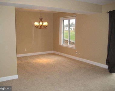 205 Bernard Ct - Photo Thumbnail 12
