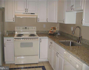 205 Bernard Ct - Photo Thumbnail 5