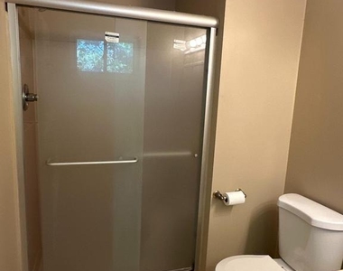 205 Bernard Ct - Photo Thumbnail 30