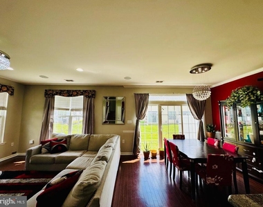 11 Morris Lane - Photo Thumbnail 12