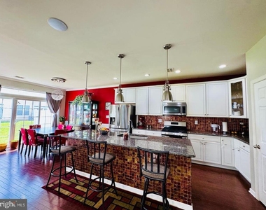 11 Morris Lane - Photo Thumbnail 9